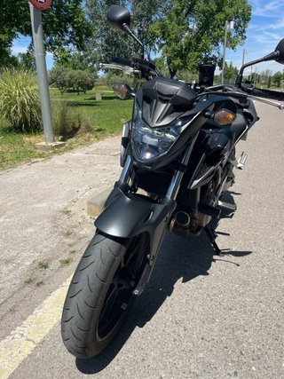 Honda CB 500F Negra y Dorada