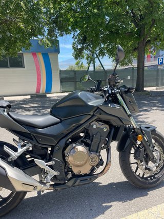 Honda CB 500F Negra y Dorada