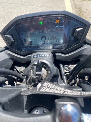 Honda CB 500F Negra y Dorada