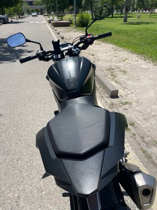 Honda CB 500F Negra y Dorada