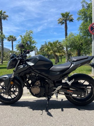 Honda CB 500F Negra y Dorada