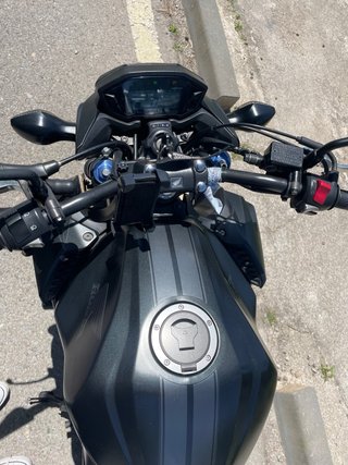 Honda CB 500F Negra y Dorada