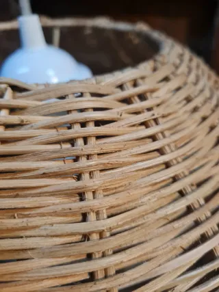 Lámpara colgante de mimbre