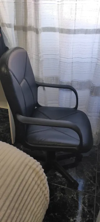 Silla de escritorio negra