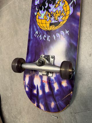 Skate Globe y protecciones