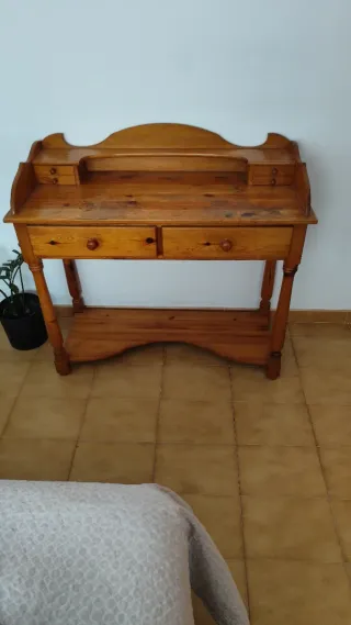 Tocador de madera de pino