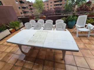 Conjunto mesa y sillas de jardín