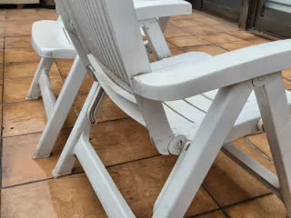 Conjunto mesa y sillas de jardín