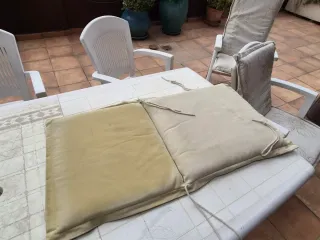 Conjunto mesa y sillas de jardín