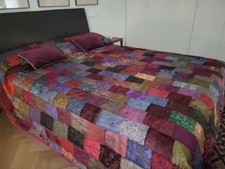 Colcha Zara Home de seda