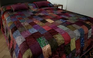 Colcha Zara Home de seda