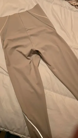 Mallas deportivas beige