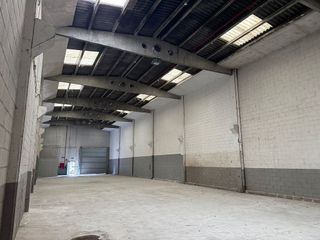 Nave industrial en alquiler en Sils
