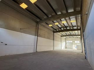 Nave industrial en alquiler en Sils