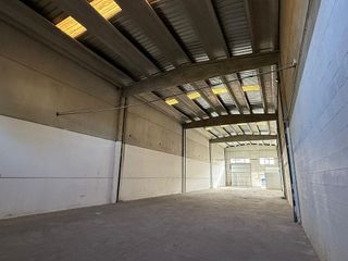 Nave industrial en alquiler en Sils