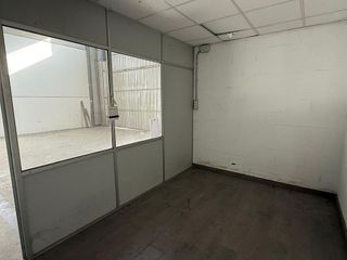 Nave industrial en alquiler en Sils