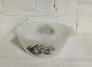 Conjunto Arcopal vintage flores blancas