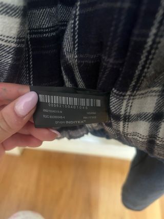 Chaqueta azul marino con forro de cuadros