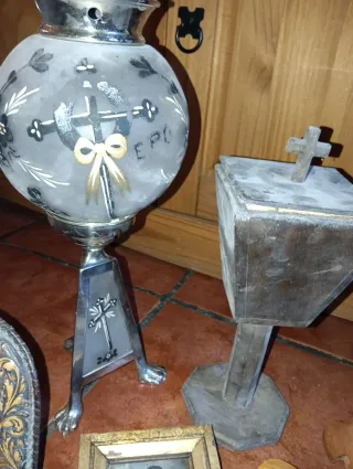 Lote religioso antiguo