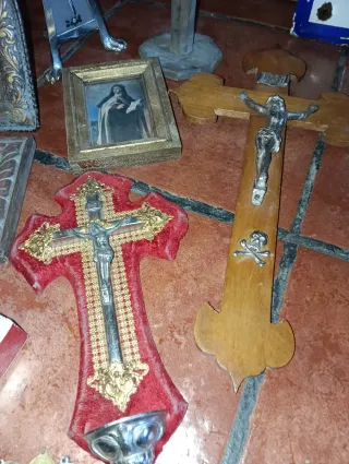 Lote religioso antiguo