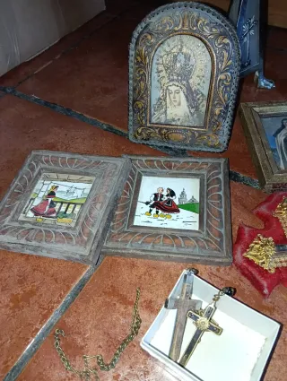 Lote religioso antiguo