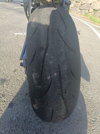 Yamaha R1 Sportbike Azul y Negra
