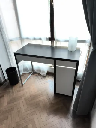 Escritorio moderno negro y blanco