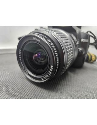 Camara Nikon D3000 con Objetivo 18-55mm