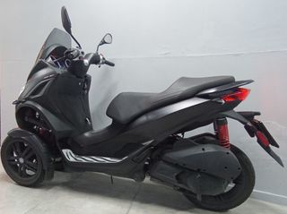 Piaggio MP3 300 HPE Negro