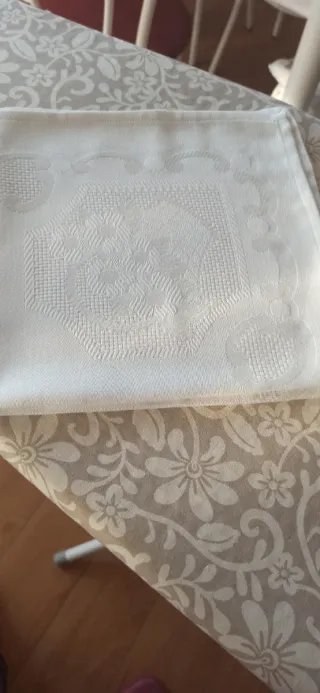 Mantelería Cuadrada 150x150 Blanca