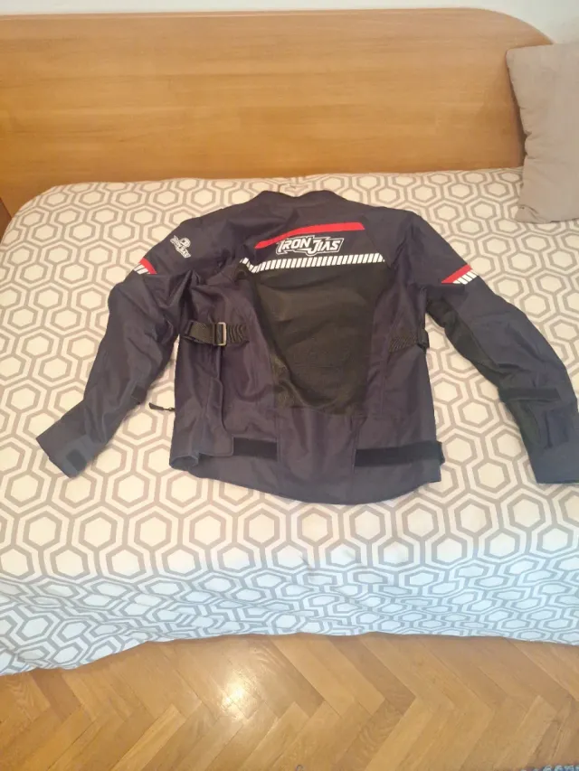 Chaqueta de moto negra IronJias Talla M