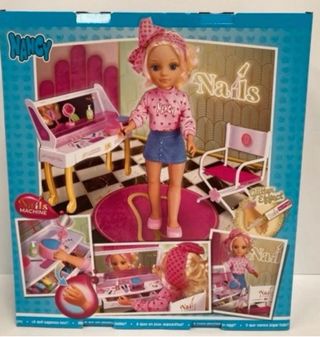 Muñeca Nancy Nails Studio