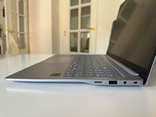 Portátil Samsung Book4 Edge Gris