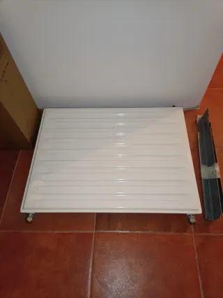 Radiador blanco de metal