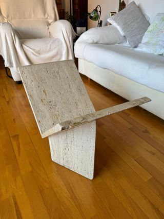 Pie de mesa de piedra