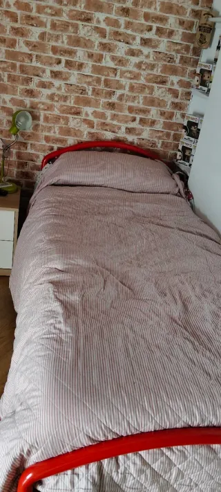 Estructura cama metálica roja