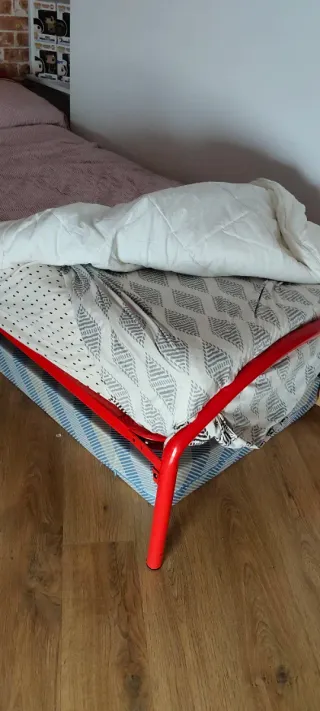 Estructura cama metálica roja