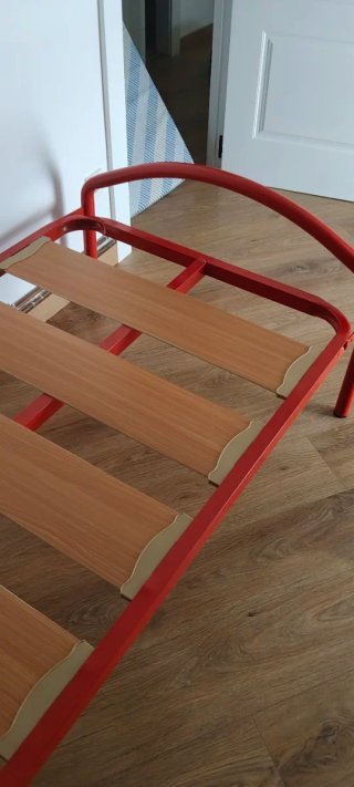 Estructura cama metálica roja