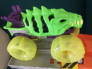 Hot Wheels Power Smashers