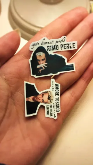 Set Stickers di "Salmo"