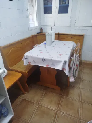 Banco rinconero, mesa y 2 sillas