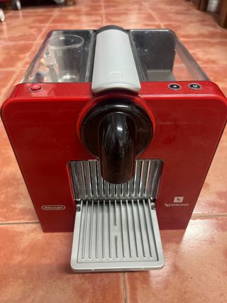 Cafetera Nespresso Le Cube Roja