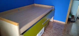 Estantería juvenil madera y verde