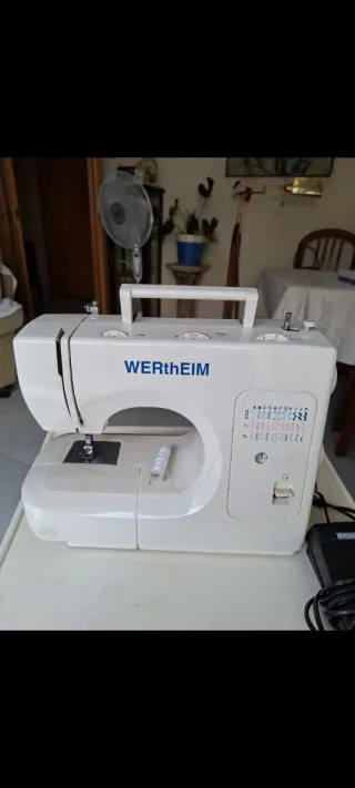 Máquina de coser WERTHEIM