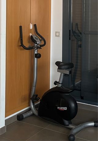 Bicicleta Estática Negra