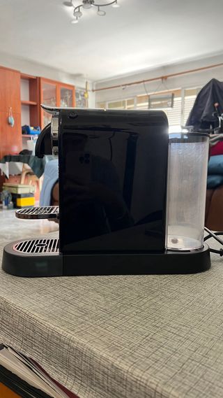 Cafetera Nespresso DeLonghi Negra citiz my machin