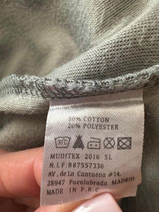 Pijama gris chico joven