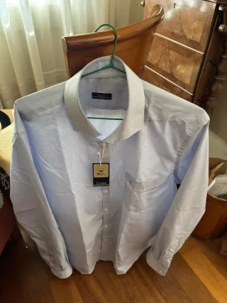 Camisa Dustin azul nueva