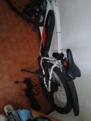 Bicicleta Eléctrica Blanca with one battery 650