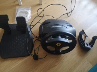 Volante Ferrari GT Experience Thrustmaster